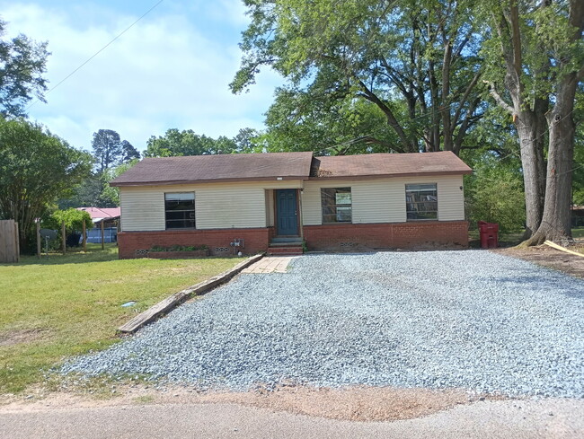 Primary Photo - 704 Massie St