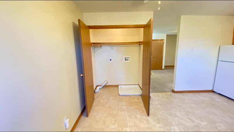 Building Photo - 525 Sir Benjamin Way