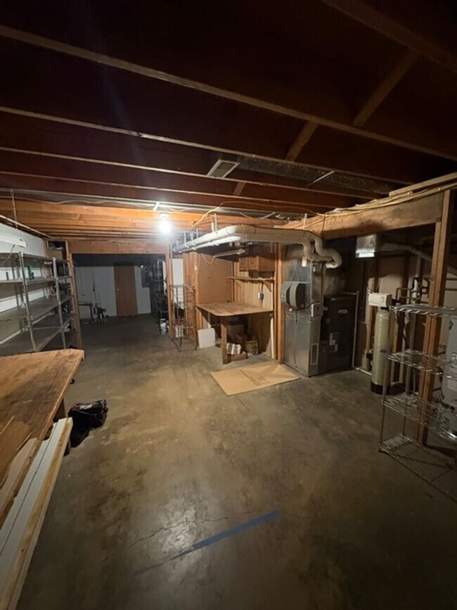 Building Photo - Single Family Home in Germantown Hills with Pool 3 BR / 4BA