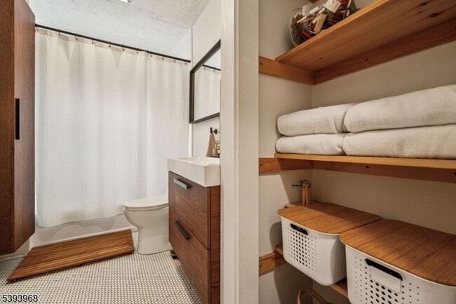 Building Photo - 21 Central Ave