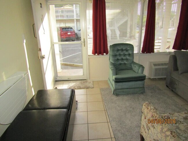 Building Photo - 2204 Perrin Dr