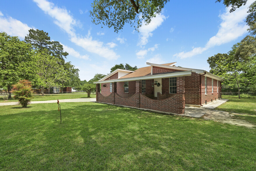 Building Photo - 30742 High Meadow Drive