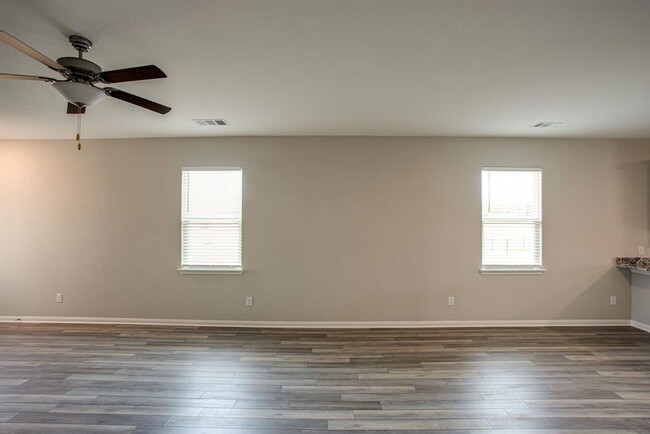 Building Photo - 257 Mount Vernon Way