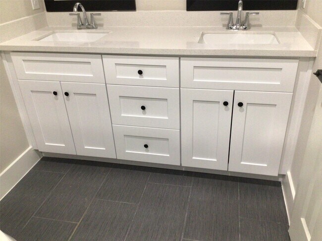 Building Photo - 2109 Marnel Rd