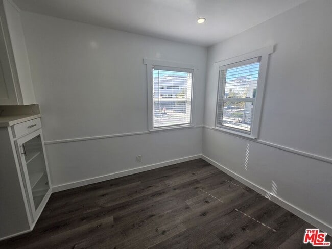 Building Photo - 1805 7th St