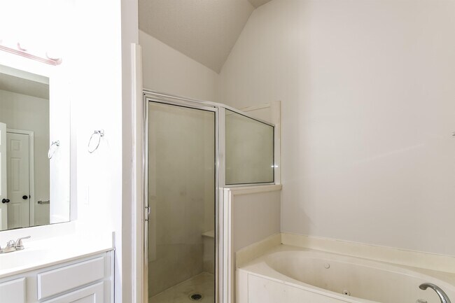 Building Photo - 1775 Englehart St