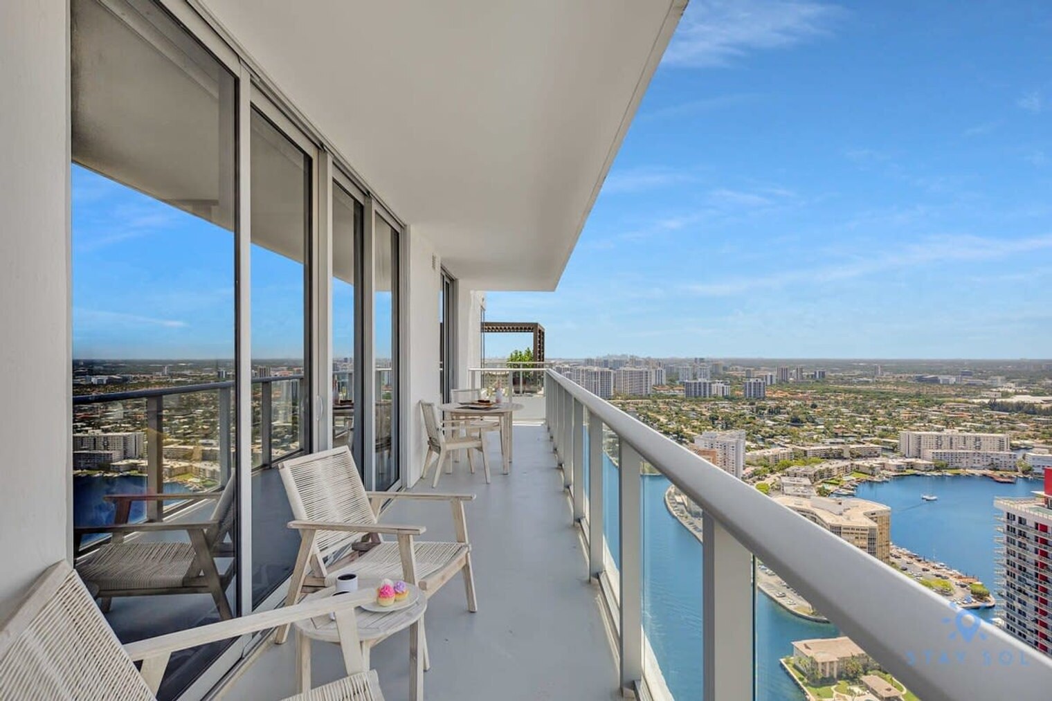 Building Photo - 4010 S Ocean Dr