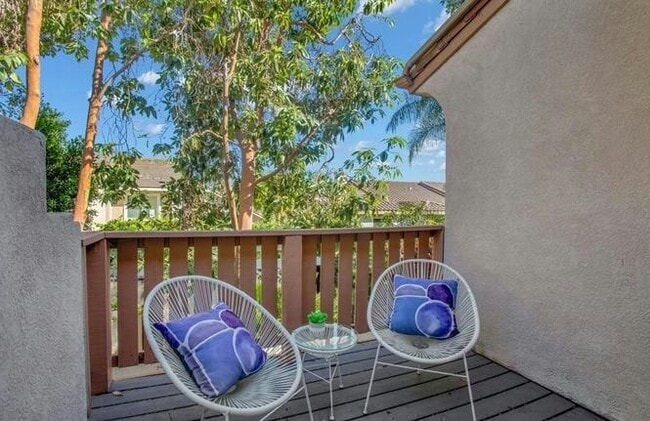 Building Photo - 6068 Paseo Salinero