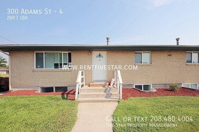 Primary Photo - 300 Adams St