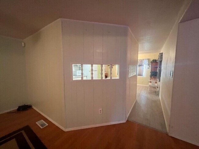 Building Photo - 4 Bedroom doublewide with Garage/Workshop ...