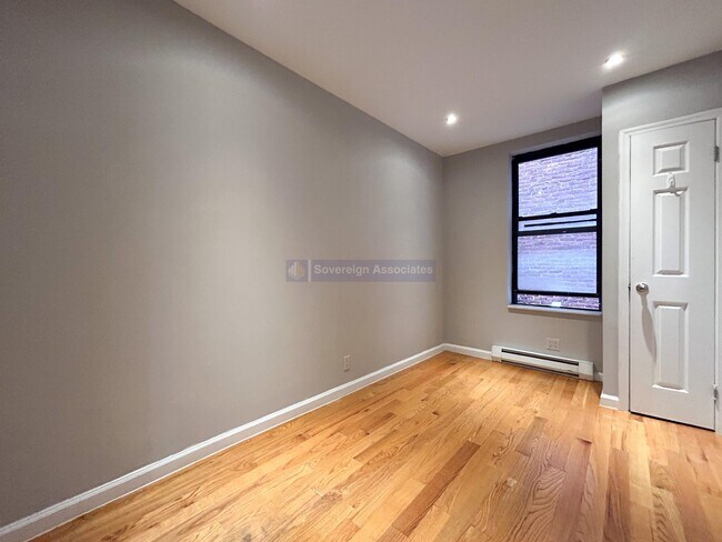 Building Photo - 312 W 114th St