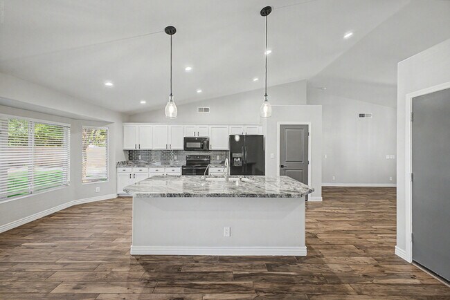 Building Photo - 2866 E Toledo Ct