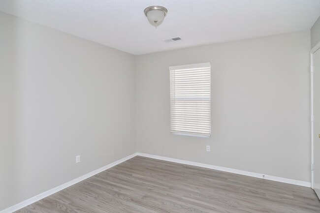 Building Photo - 4734 Waterfront Oak Dr