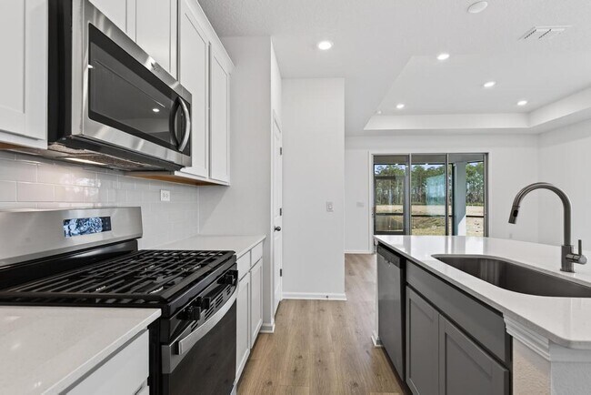 Building Photo - 368 Woods Ln