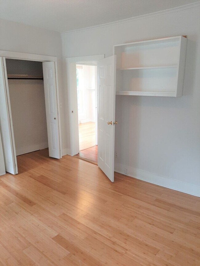 Building Photo - 222 Pleasant St