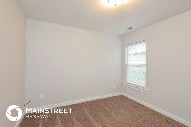 Building Photo - 865 Maple Trce