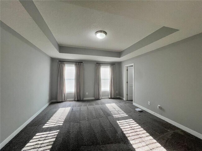 Building Photo - 7262 Alvarado Ln N