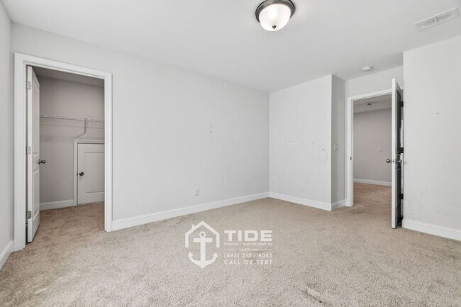 Building Photo - Comfort & Convenience in a Prime Location