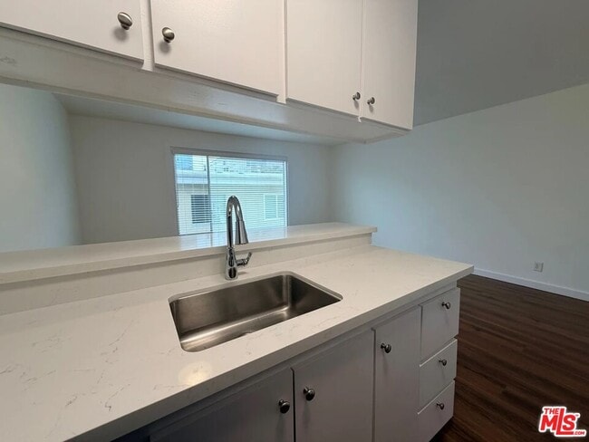 Building Photo - 5805 W 8th St