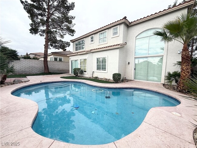 Building Photo - 136 Ultra Dr