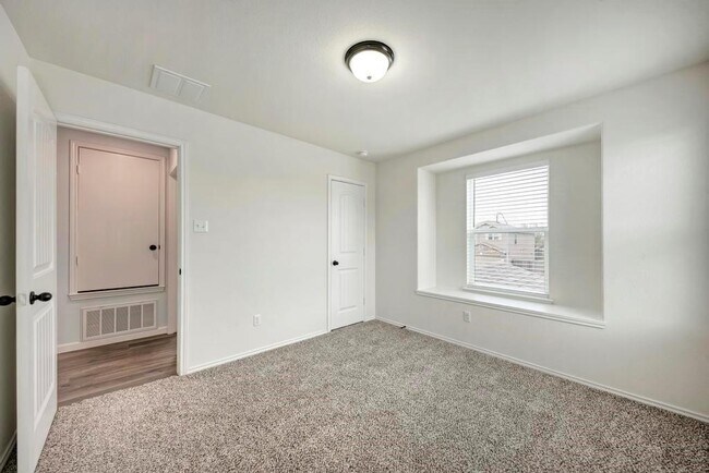 Building Photo - 801 Estes Park