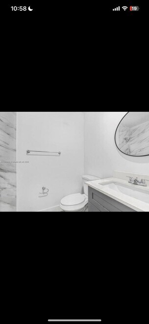 Building Photo - 1541 NW 8th Ave