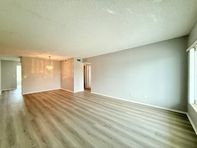 Building Photo - 2455 Finlandia Ln