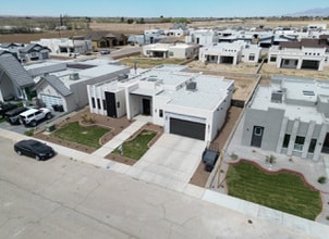 Building Photo - 321 Rio de Jazmin Cir