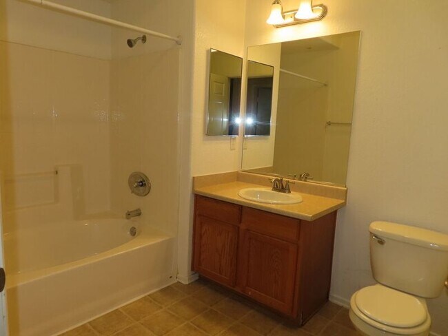 Building Photo - 41410 Juniper St