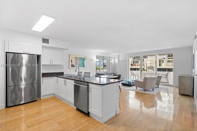 Building Photo - 9499 Collins Ave