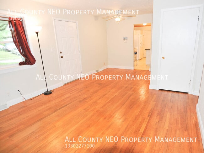 Building Photo - 1155 Madrid Dr