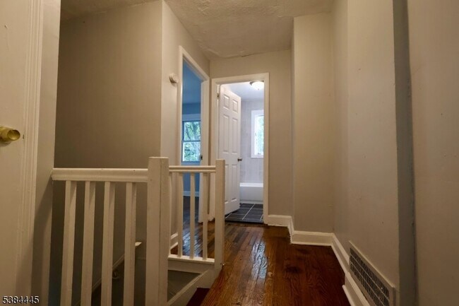 Building Photo - 105 Hanford St