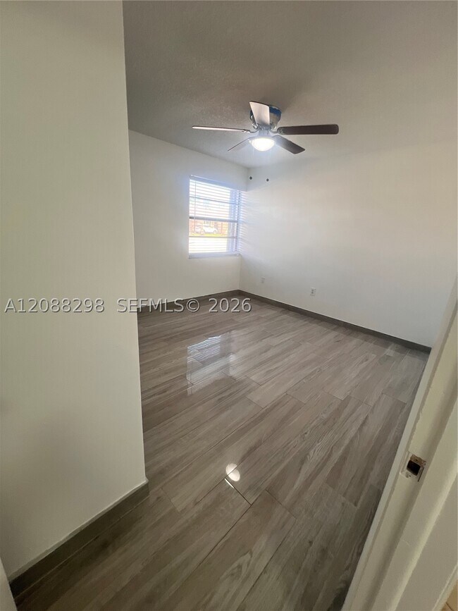 Building Photo - 1615 SW 137th Pl
