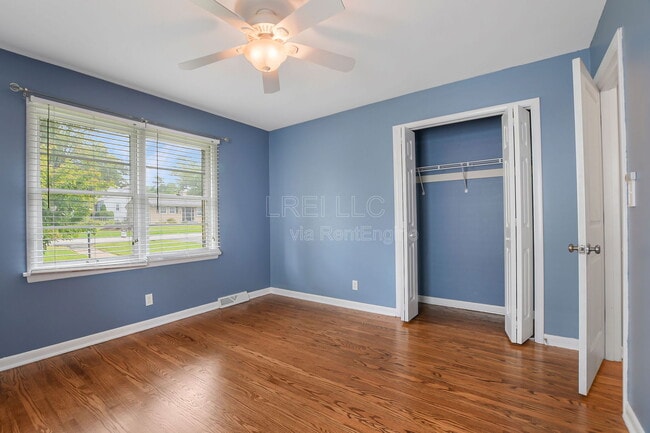 Building Photo - 206 Daisy Ln