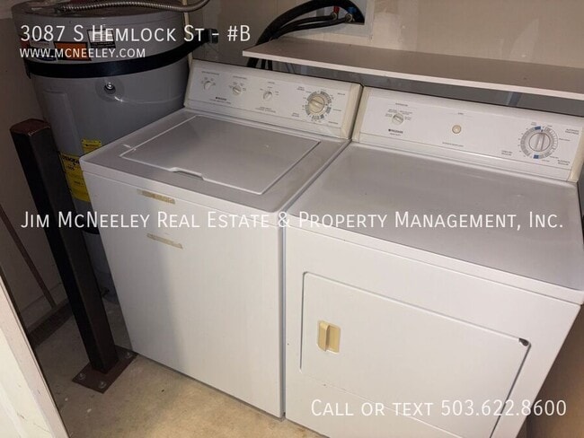 Building Photo - 3087 S Hemlock St