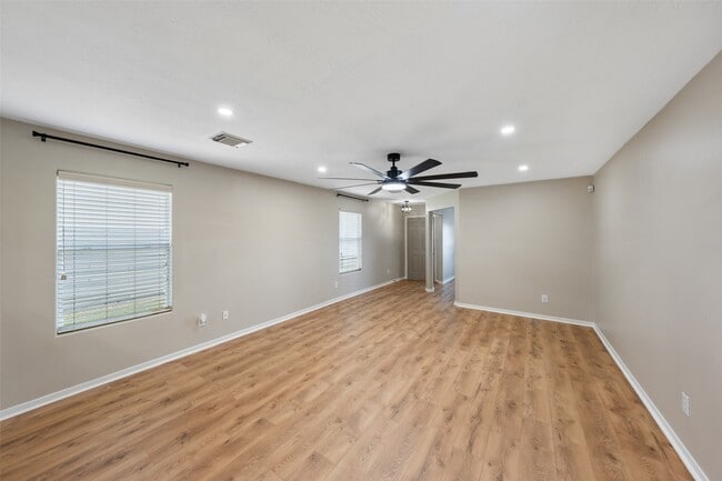 Building Photo - 7826 Chervil Ln