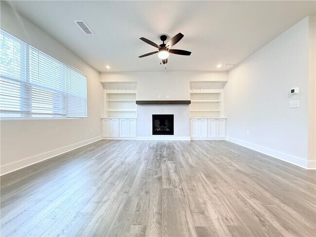 Building Photo - 4395 Declan Dr