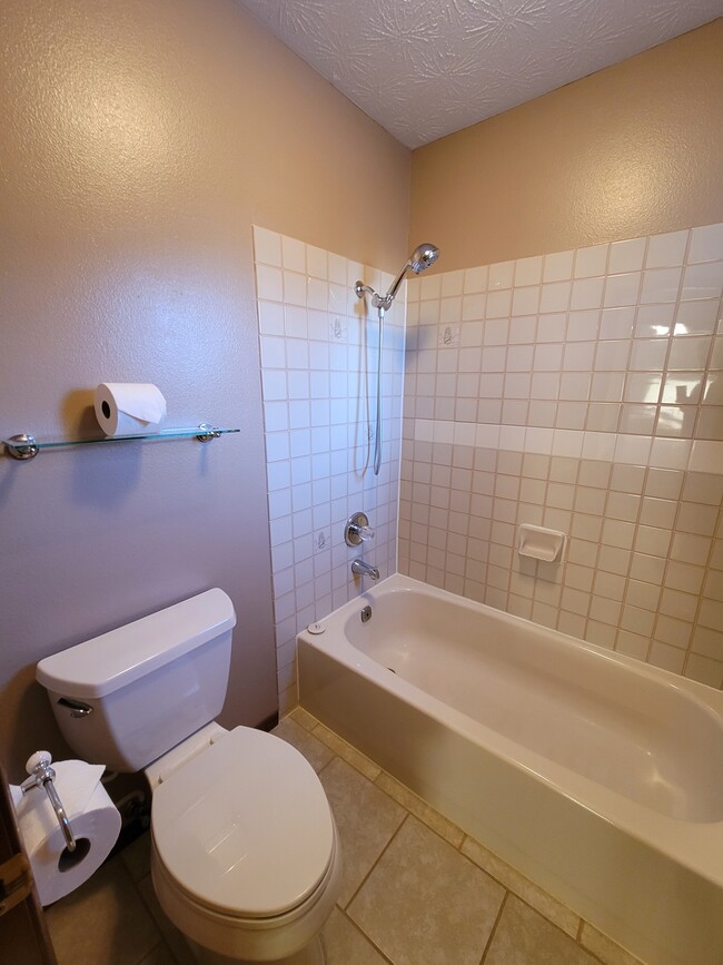 Upstairs Bathroom 2 - 8000 Little Dipper Ave