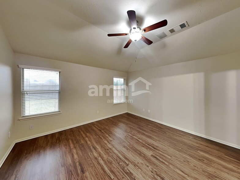 Building Photo - 2420 Avalon Trace Ln