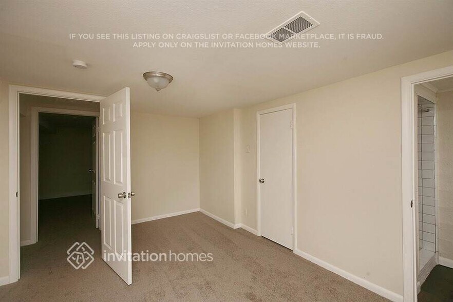 Building Photo - 1740 W Crestline Dr