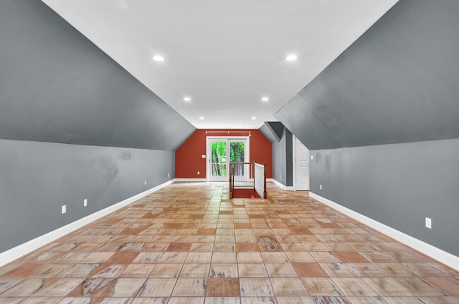 Building Photo - 244 Watch Hill Rd