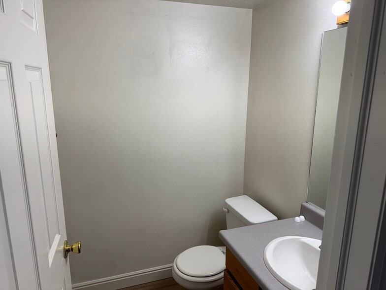 Building Photo - 1392 N 260 W
