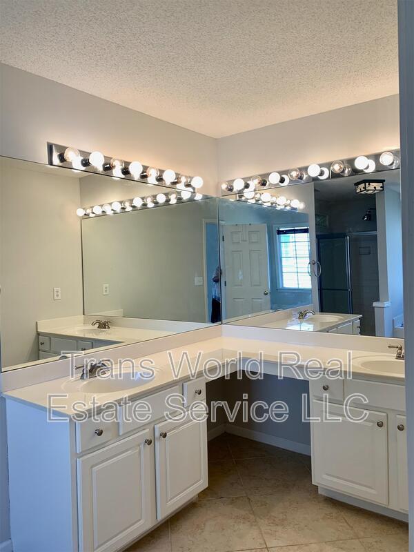 Building Photo - 485 Chippenham Ct