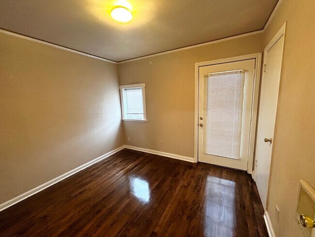 Building Photo - 3 Bedroom SE Portland Home!