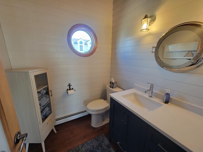 Building Photo - 8601 Fulton Ave