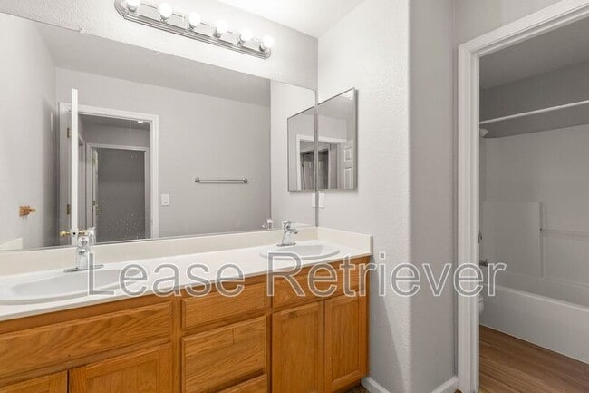 Building Photo - 1943 Remembrance Ln