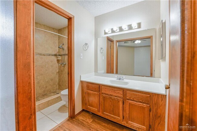 Building Photo - 13 Verdin Ave