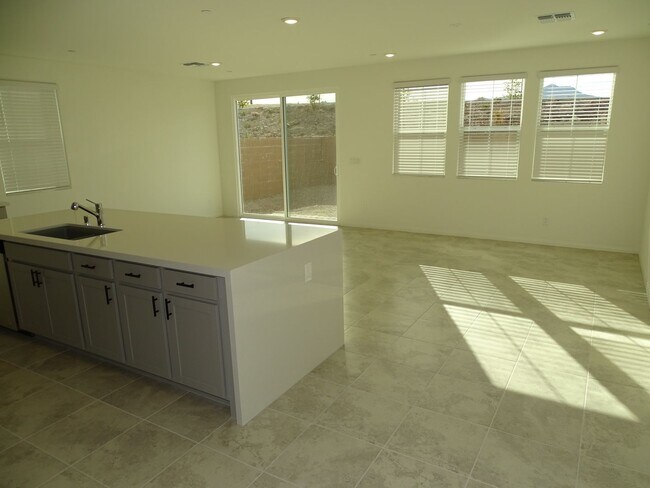 Building Photo - 5 Bedroom Home, 1st Floor Bed and Full Bath, Loft In Inspirada