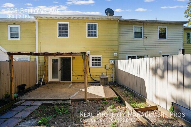 Building Photo - 725 Bellows Ave