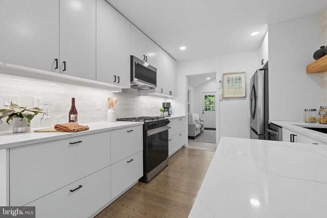 Building Photo - 2539 Gallows Rd